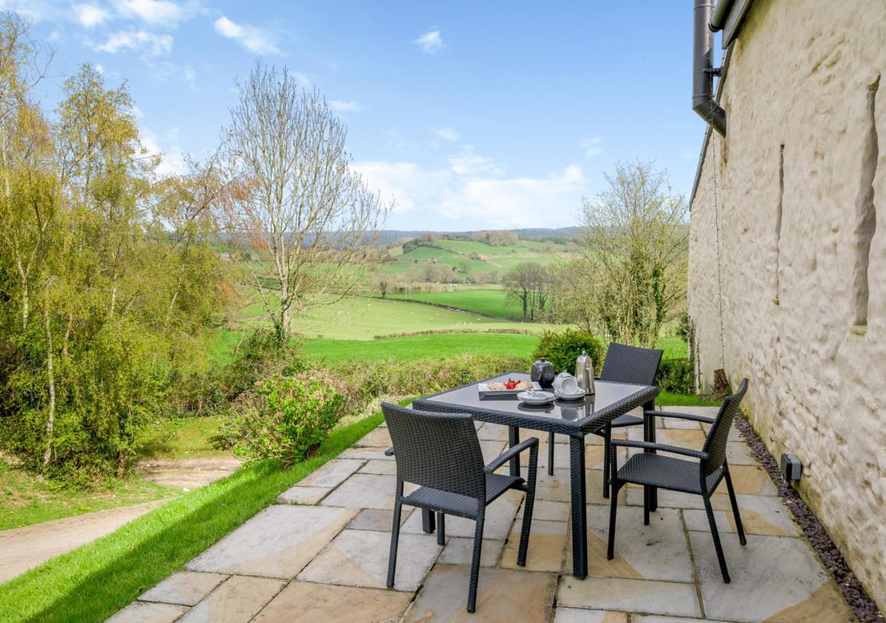 Ferienwohnung Usk Barn Llanbadoc Exterior foto